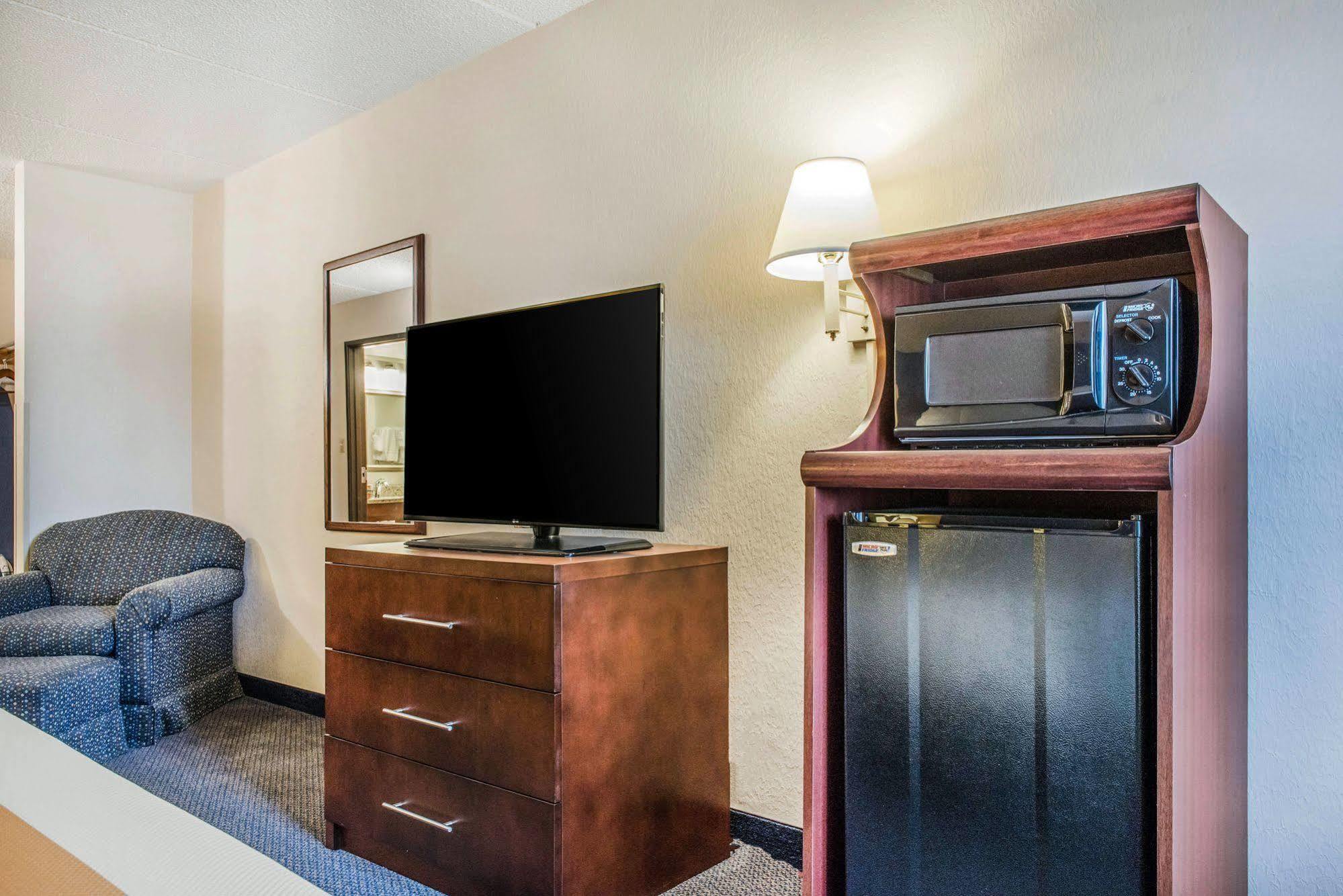 Quality Inn & Suites Zanesville Eksteriør billede