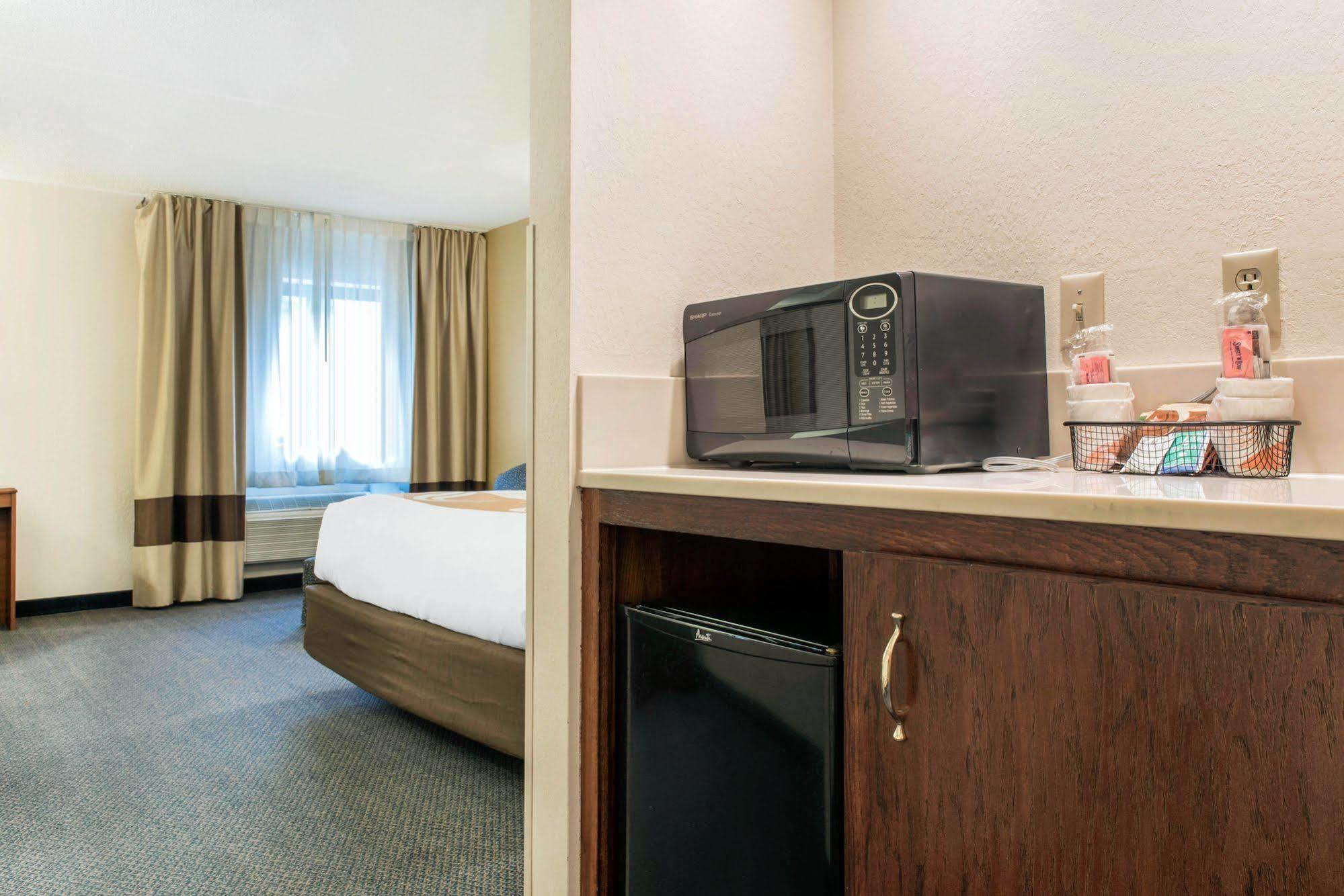 Quality Inn & Suites Zanesville Eksteriør billede