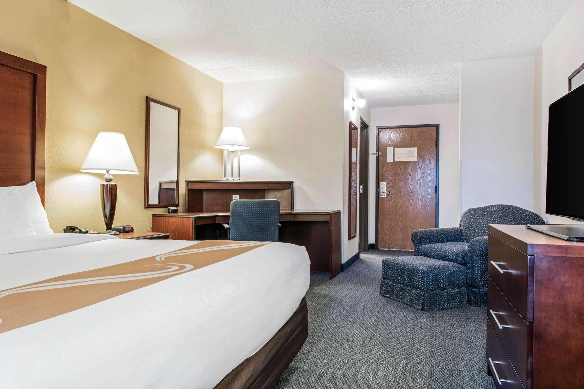 Quality Inn & Suites Zanesville Eksteriør billede